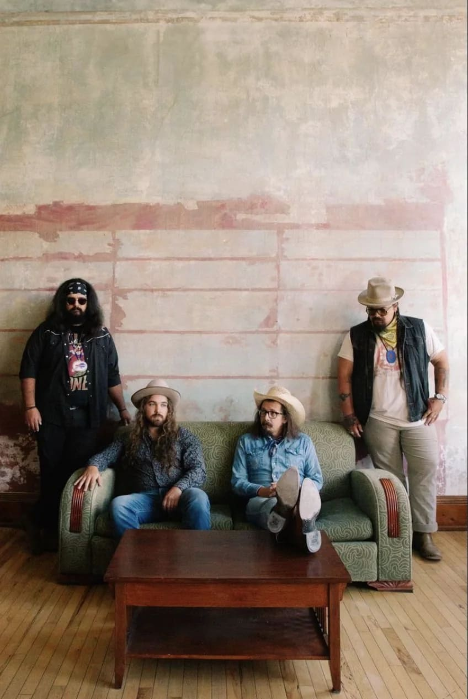 TYLOR & THE TRAINROBBERS