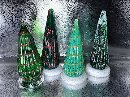 Christmas Wrapping on your Holiday Tree with style and pizzazz!