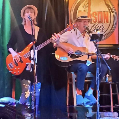 LIVE at the Classic Wineseller: Two Armadillos, guitar and vocals