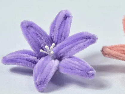 Make and Create: Pipe Cleaner Flowers