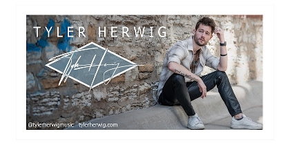 Tyler Herwig @ Brianno's Chart House