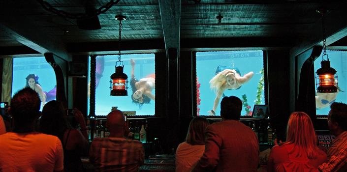 Live Mermaid Show At World Famous Wreck Bar Nbc Miami Calendar
