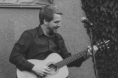 LIVE LOCAL MUSIC with Loren Radis