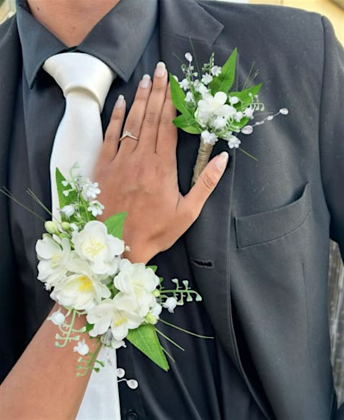 Skill Build: Corsages and Boutonniere's