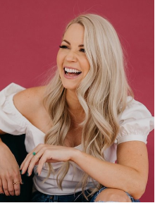 Upstairs at Helium: Kelly Collette