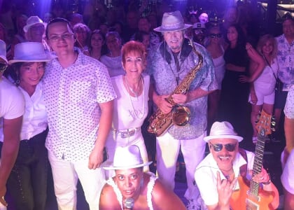 Join Phoenix5 For Some Thursday Night Vibes at 88Live!