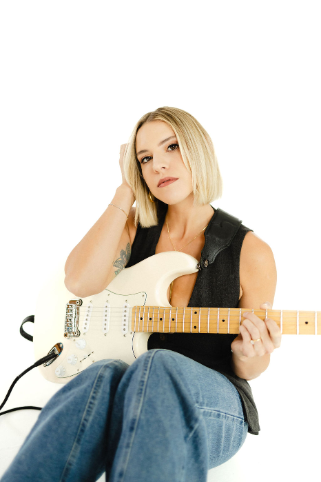 Angie Petty (solo