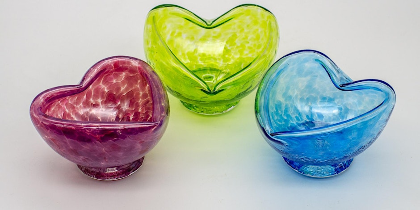 HEART-shaped INfinity Bowls serve tasty treats year 'round! A Sweet holder!