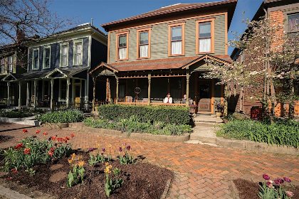 Cottage Home Neighborhood Home & Garden Tour