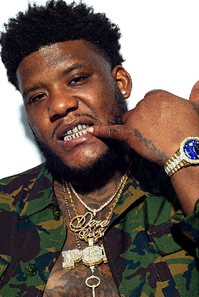 DEREZ DESHON HOSTING LIVE