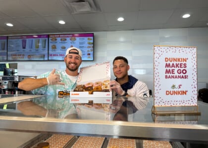 Jacksonville Dunkin’® Brings the Banana Ball Buzz with Fan Meet & Greet
