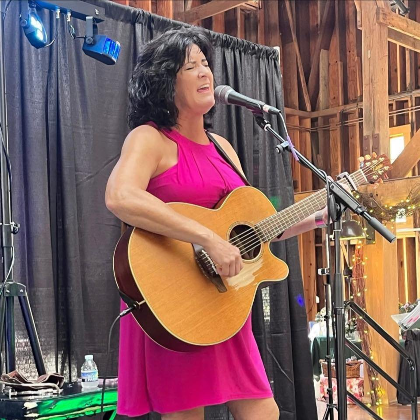 Amanda Pignone LIVE in the Cafe