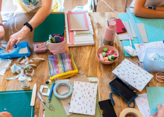 Maker Thursdays ! / ¡Jueves de Creadores!