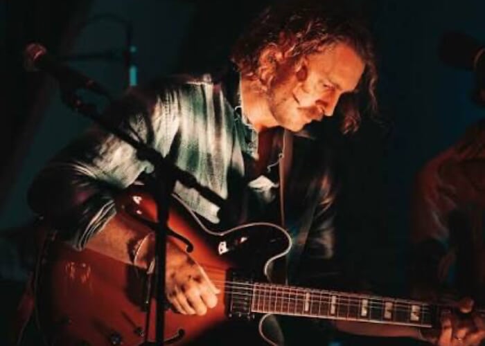 Max MacLaury plays Roots & Rhythm series October 28, hosted by Ynana Rose