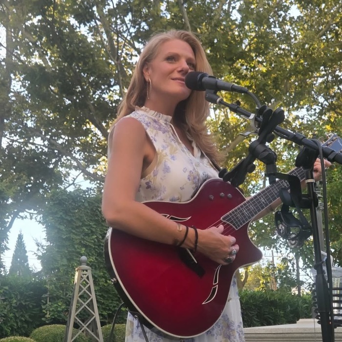 Madame Mackintosh (Free Sunday Night Concert Series)