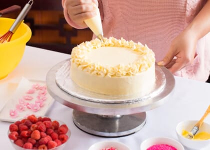Parent/Child Cake Decorating: 1pm-4pm Saturday, June 27th