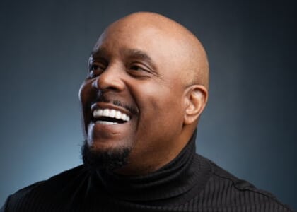 Arnez J.