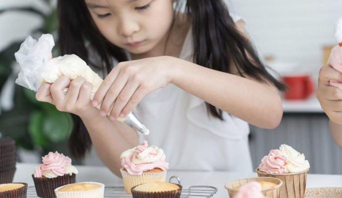"Little Chefs" Culinary Series: Cupcake Decorating 101