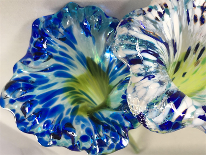Days are getting WWWAAARRRMMM! Warm up your special ?? making flowers!