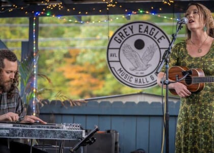 PATIO SHOW: Sunnyside of the Mountain