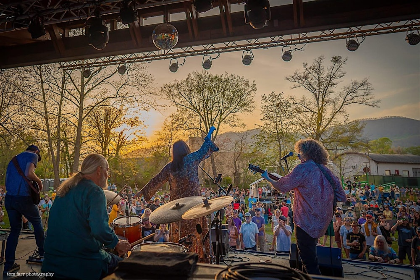 NEW DAWN STARKESTRA AT SUNDAYS ON THE RIVER IN OLIVETTE